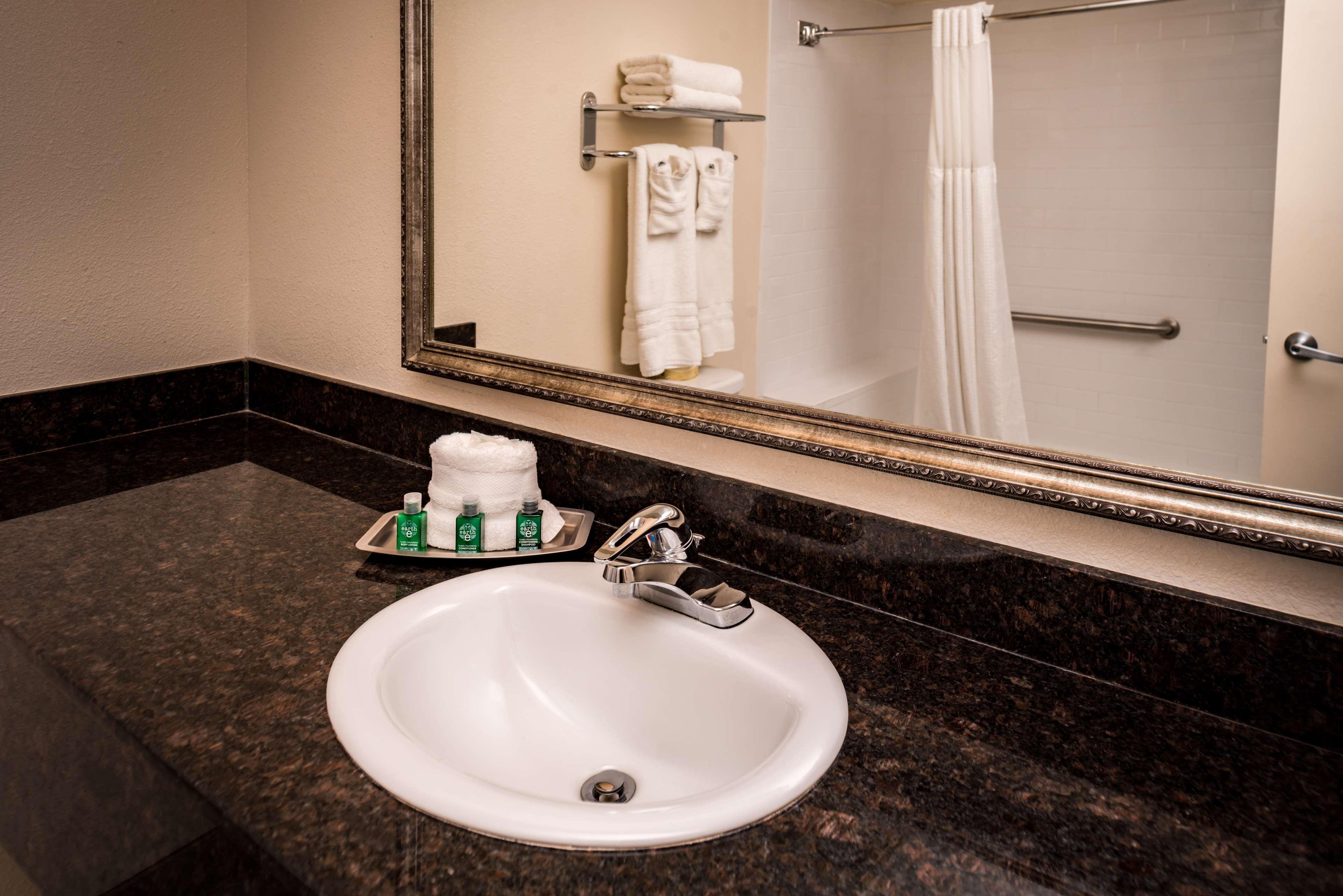 Best Western Airport Albuquerque Innsuites Hotel & Suites Екстериор снимка